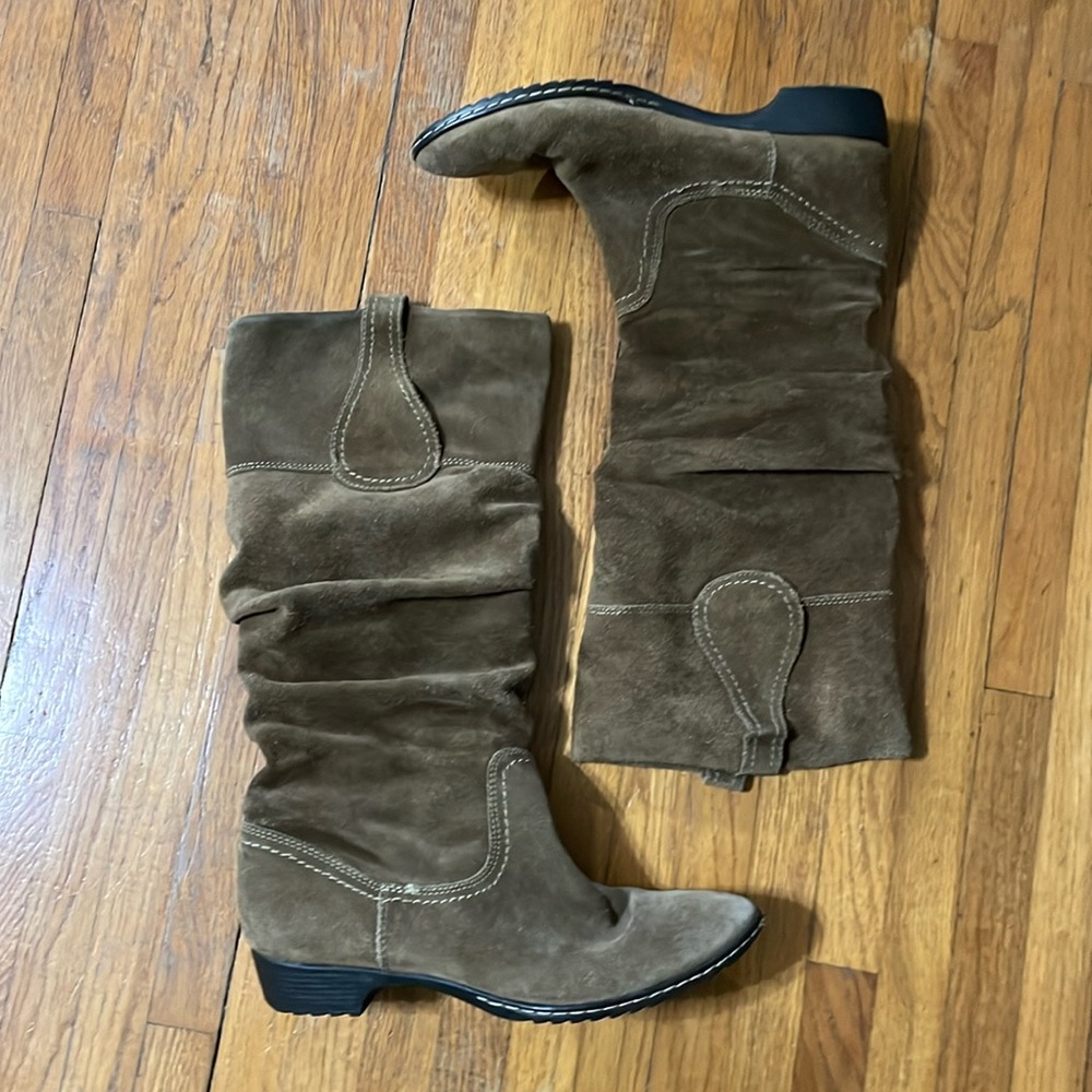 Sofft, brown suede, knee high boots. Size 8M